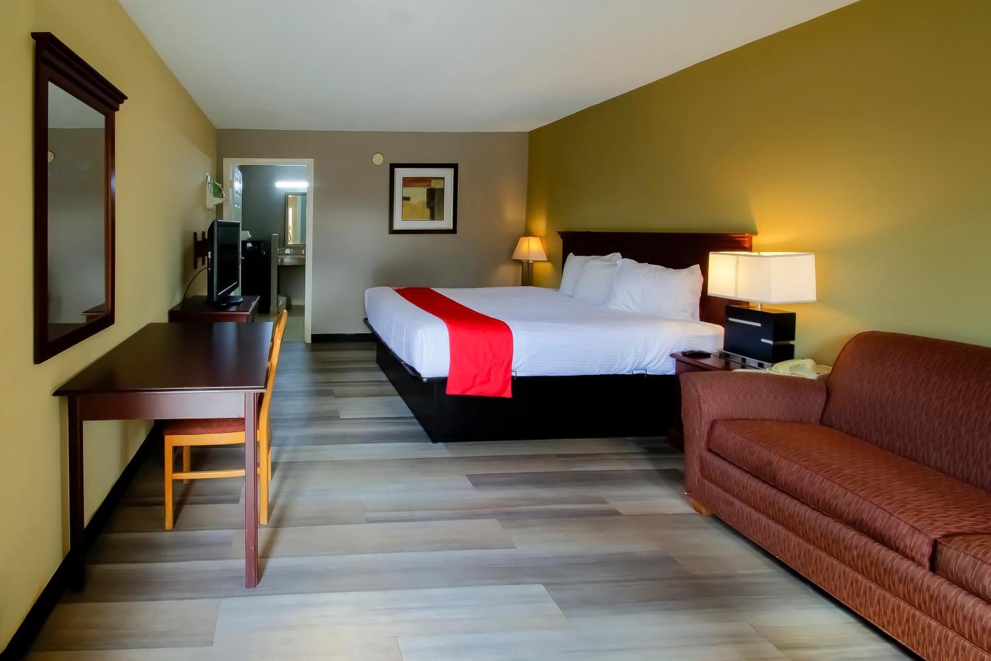 Cypress Inn & Suites Washington By Oyo Chocowinity Extérieur photo